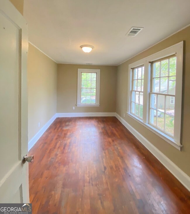 Building Photo - 234 Broad St