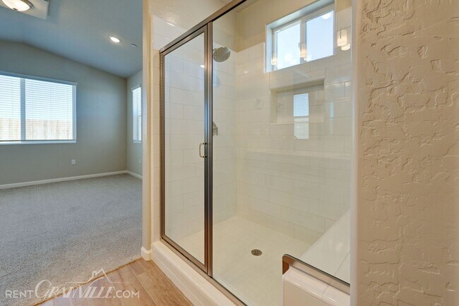 Building Photo - 877 Halford Ln