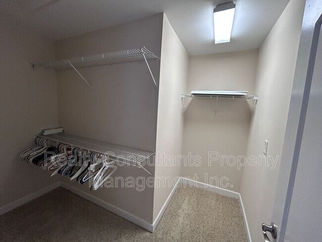 Building Photo - 4540 Pebble Lake Dr