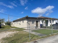 Building Photo - 4015 SW 19th St