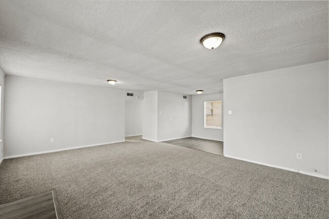 Building Photo - 8118 Panay Dr