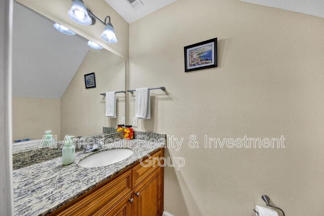Building Photo - 511 Arbor Lake Dr