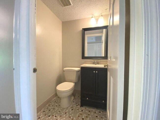 Building Photo - 199 Liberty Dr