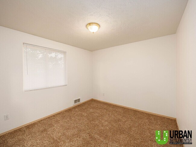 Building Photo - Mission Ave. 15313-15315 E