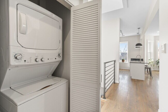 Building Photo - 1460 W Ohio St