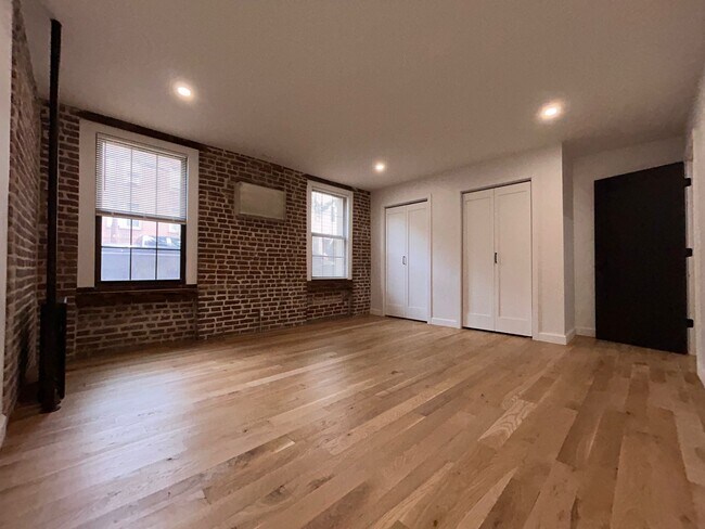 Building Photo - 56 Herbert St