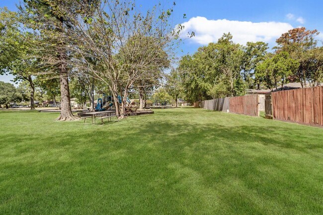 Building Photo - 18015 Woodgum Dr