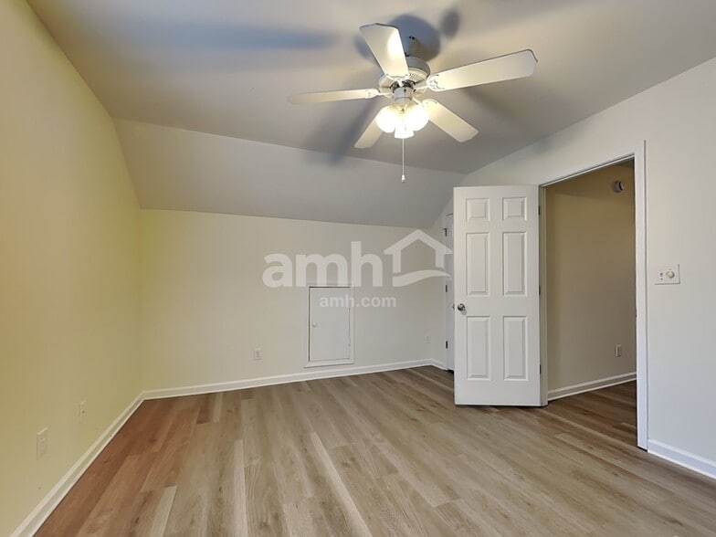 Building Photo - 220 Marino Pl