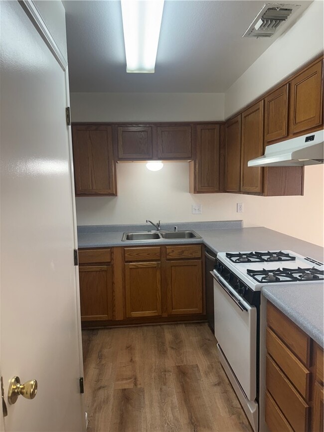 Building Photo - 3329 Armour Ln