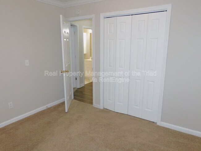 Building Photo - 5609 Wellsley Dr W