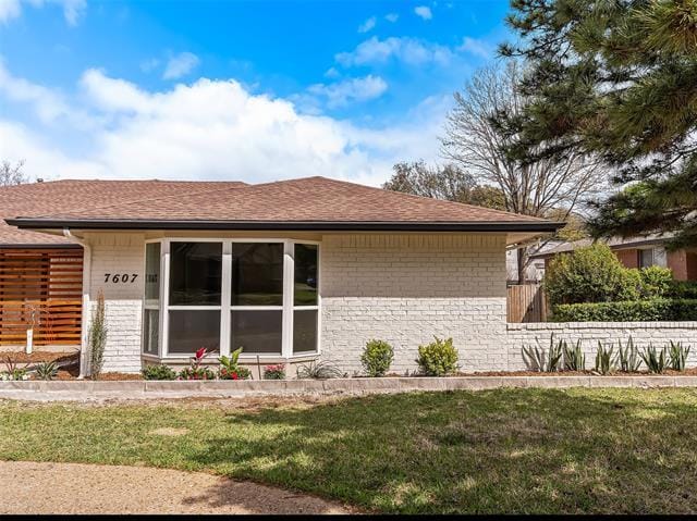 Building Photo - 7607 Meadow Oaks Dr