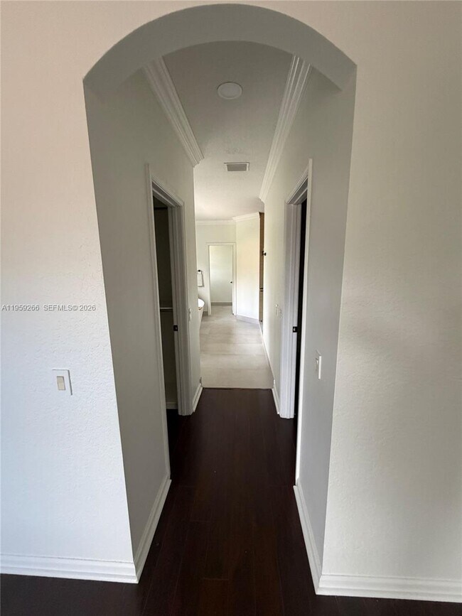 Building Photo - 1819 Mariners Ln