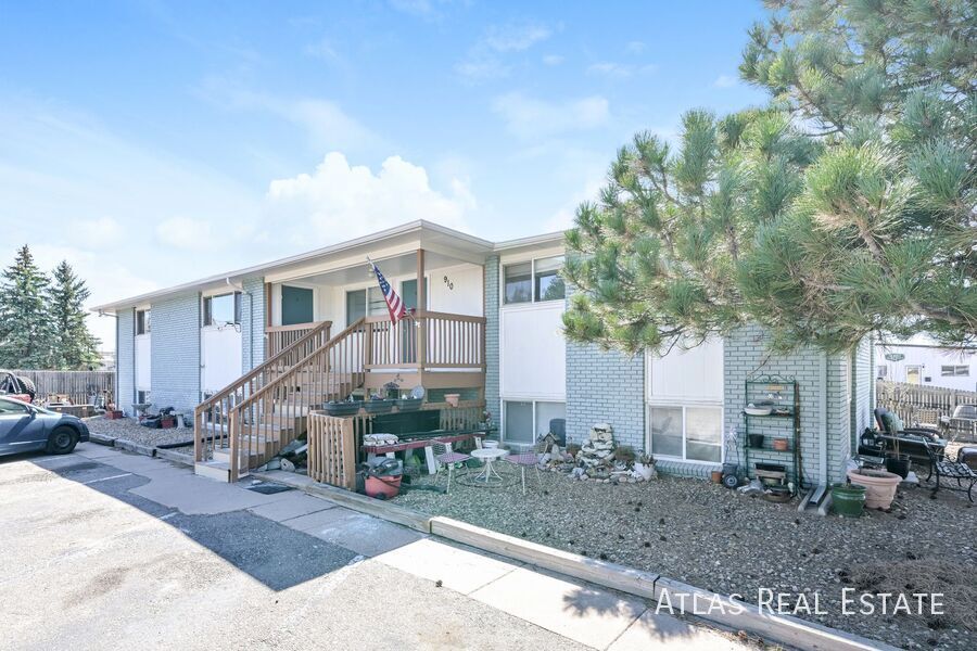 Building Photo - 910 Bishop Ct