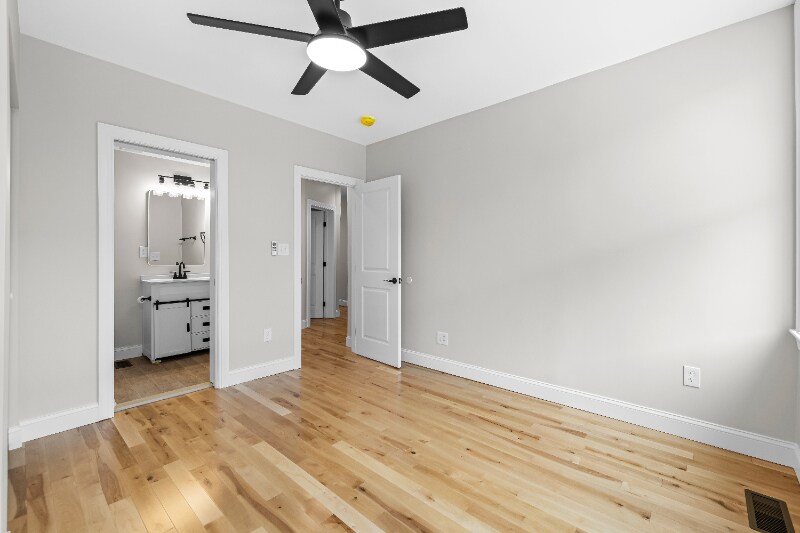 Building Photo - 1439 Haubert St