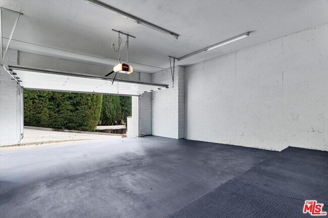 Building Photo - 1713 Queens Ct