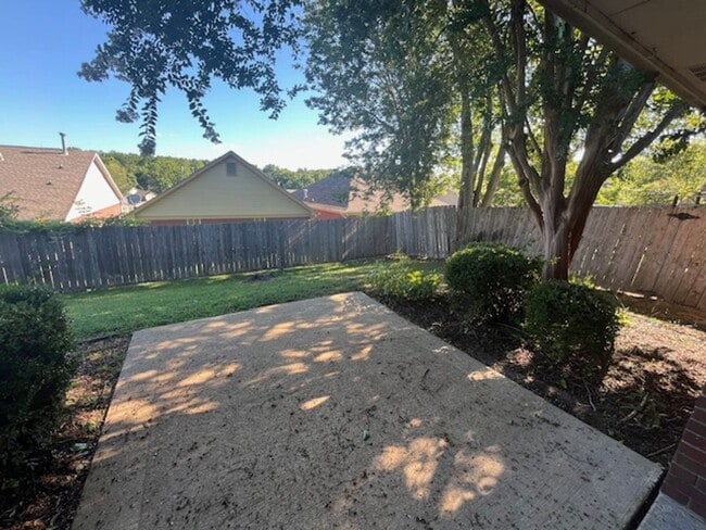 Building Photo - Renovated 3 Bedroom 2 Bath Home for Rent!