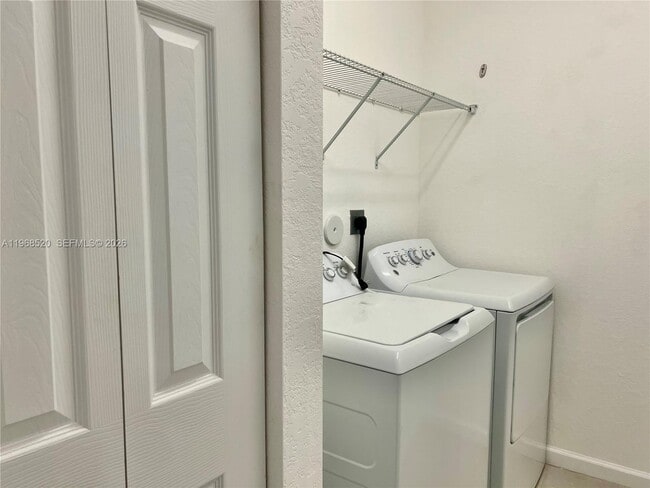 Building Photo - 3354 W 100th Terrace