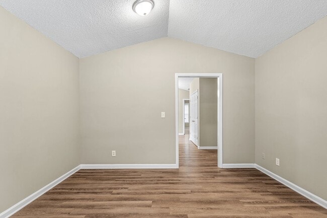 Building Photo - Welcome to this charming 4 bedroom, 2 bathroom home located in Greensboro, NC.