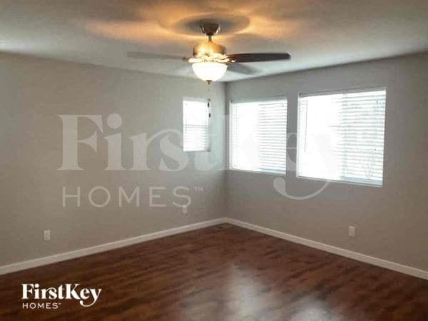 Building Photo - 10520 Sedalia St