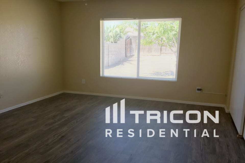 Building Photo - 10710 W Sells Dr