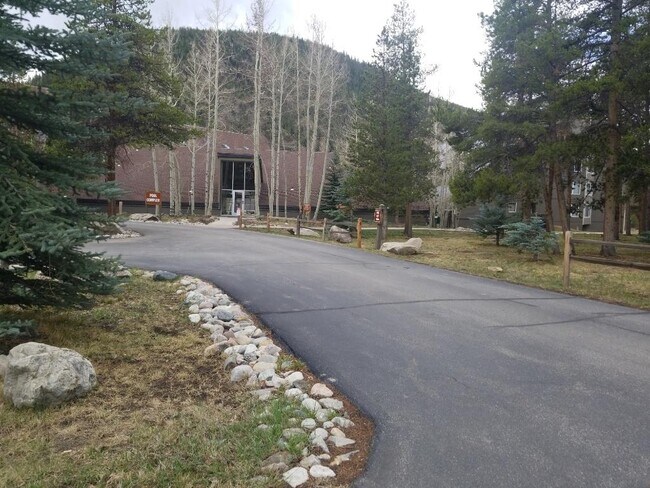 Building Photo - 21630 US-6