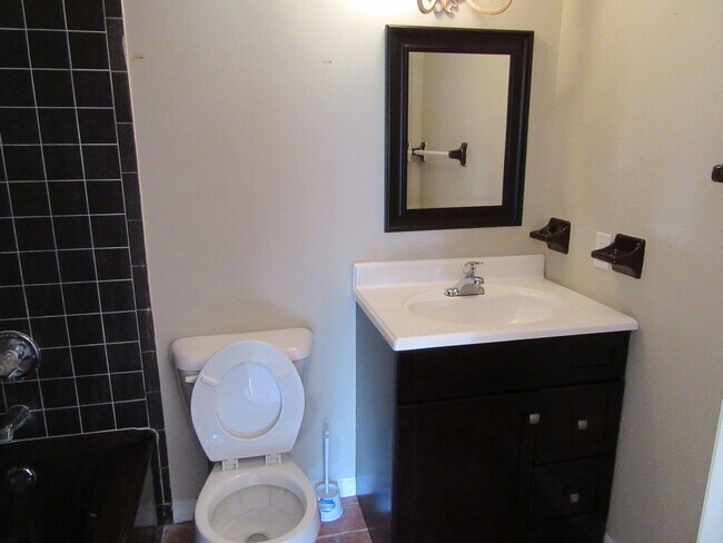 Building Photo - Charming 3/2 home in NE Ocala