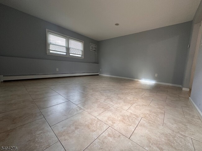 Building Photo - 14 Orchard St