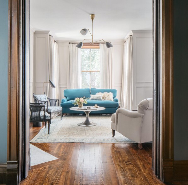 Building Photo - 1040 W Roscoe St