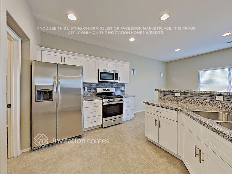 Building Photo - 17620 W Lundberg St