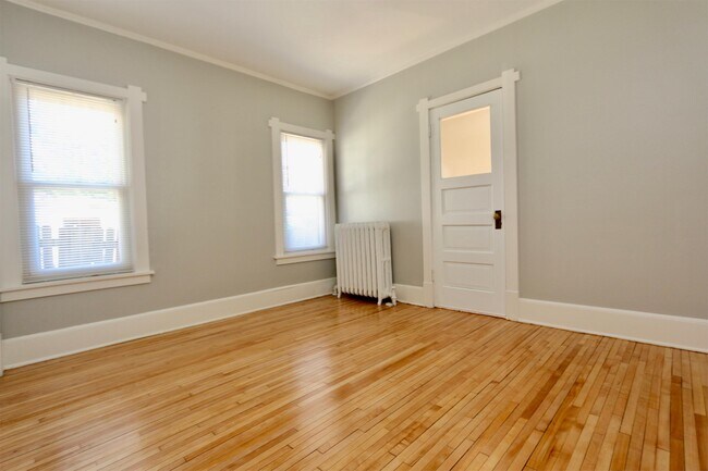Building Photo - 2223 Harriet Ave