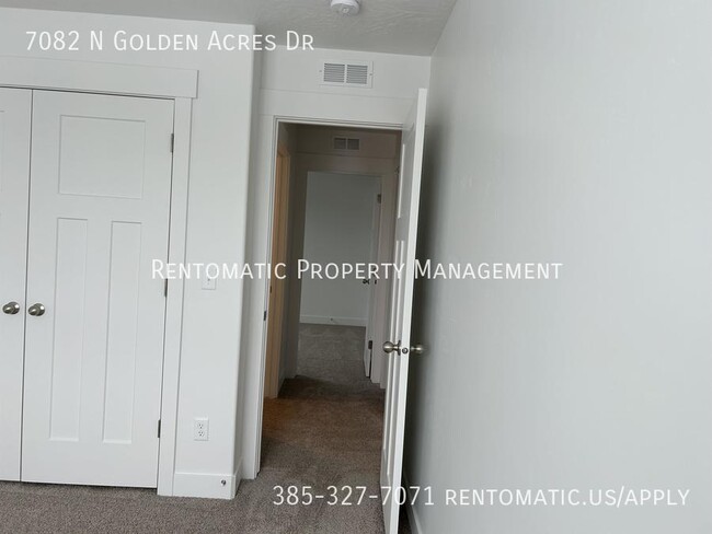 Building Photo - 7082 Golden Acrs Dr