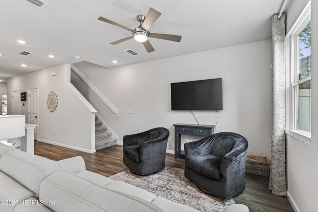 Building Photo - 14532 Macadamia Ln