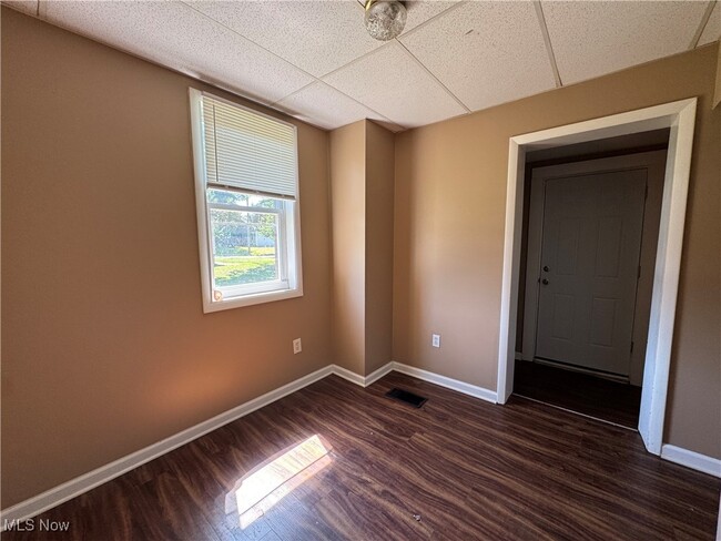 Building Photo - 710 McKinley Ave