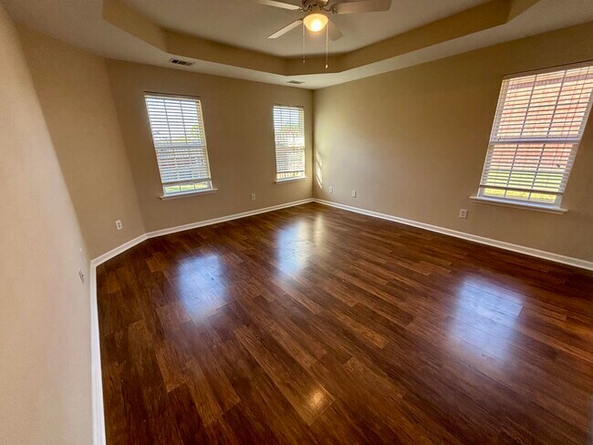 Building Photo - 4477 Country Glen Cir