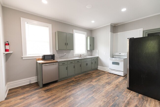 Building Photo - 501 Steele St