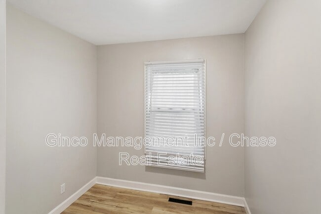 Building Photo - 215 E Maxon Ln