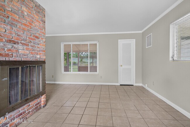 Building Photo - 2618 Arlex Dr E