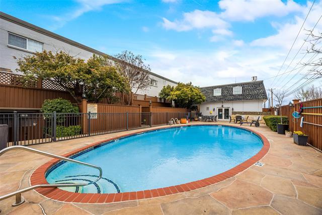 Building Photo - 7759 Royal Ln