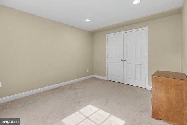 Building Photo - 228 Leffler Cir