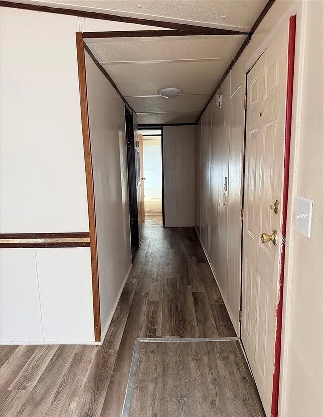 Building Photo - 804 Vagabond Dr