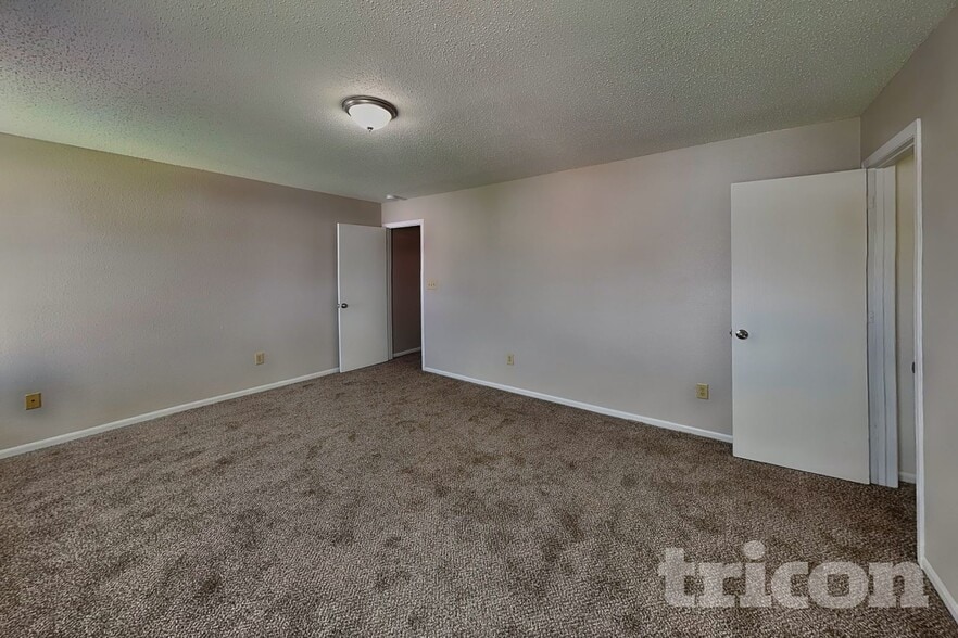 Building Photo - 4244 Village Trace Dr