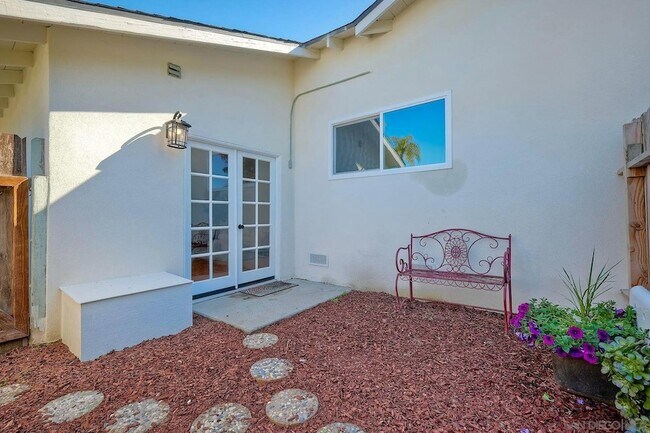 Building Photo - 1311 Crestridge Dr