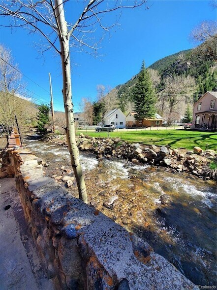 Primary Photo - 708 Griffith St