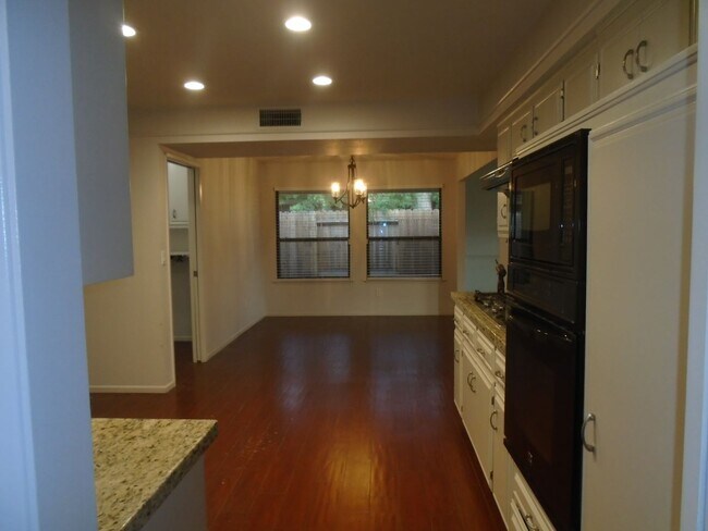 Building Photo - WELCOME HOME !!!