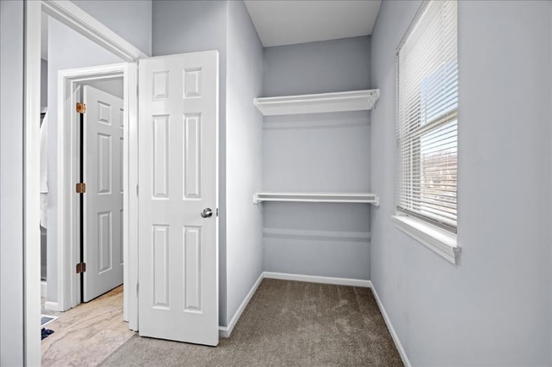 Building Photo - 731 N 74 St