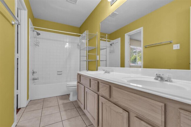 Building Photo - 16343 Mellow Oaks Ln