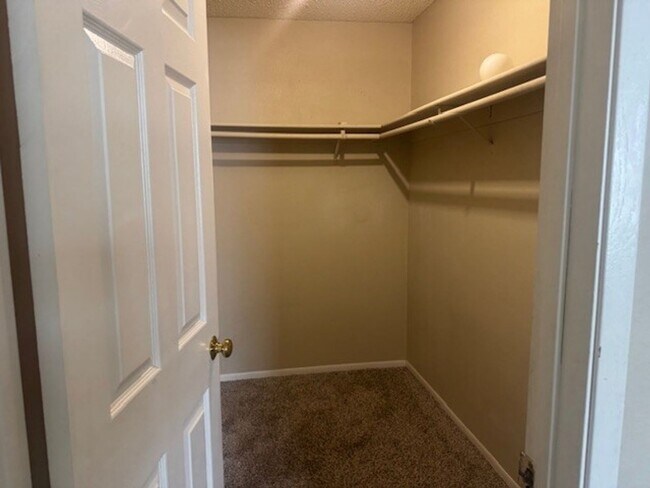 Building Photo - Two bedroom one bath condo in South Reno