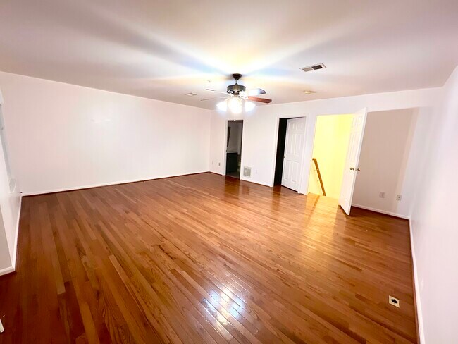Building Photo - 5354 Regal Ct