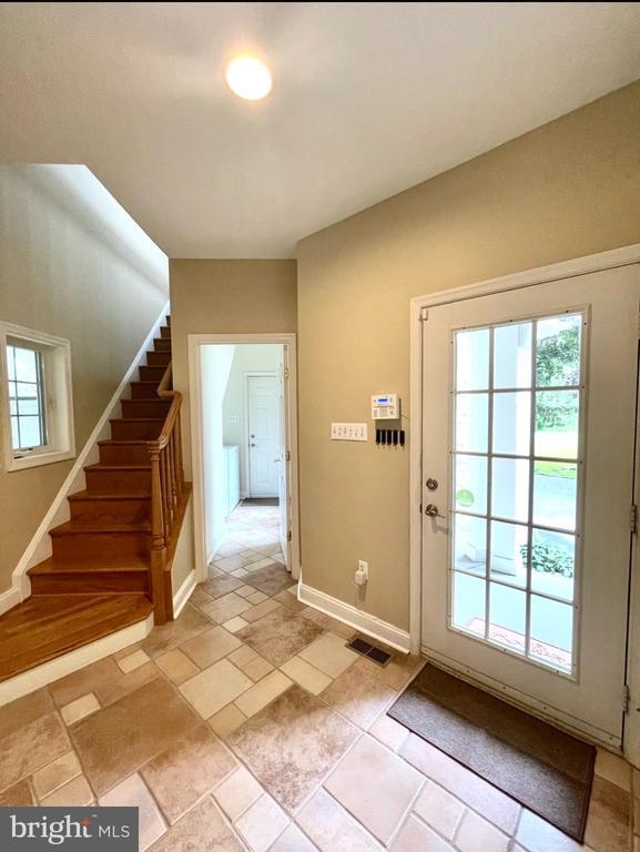 Building Photo - 13385 Forsythe Rd