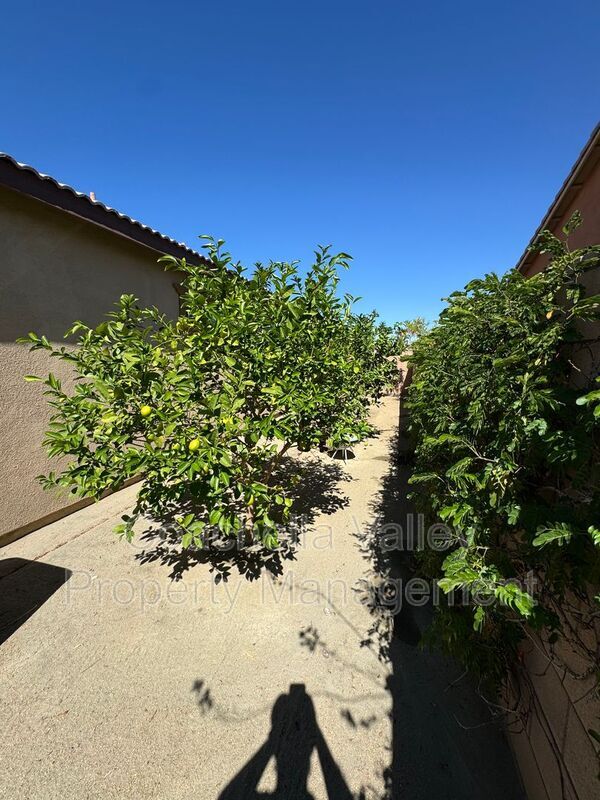 Building Photo - 74049 Kingston Ct W